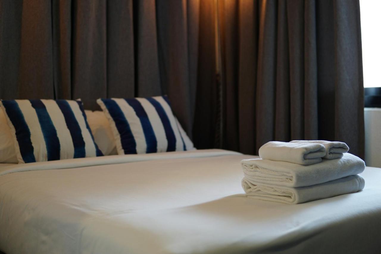 Strips The Poshtel Hostel Чиангмай Екстериор снимка