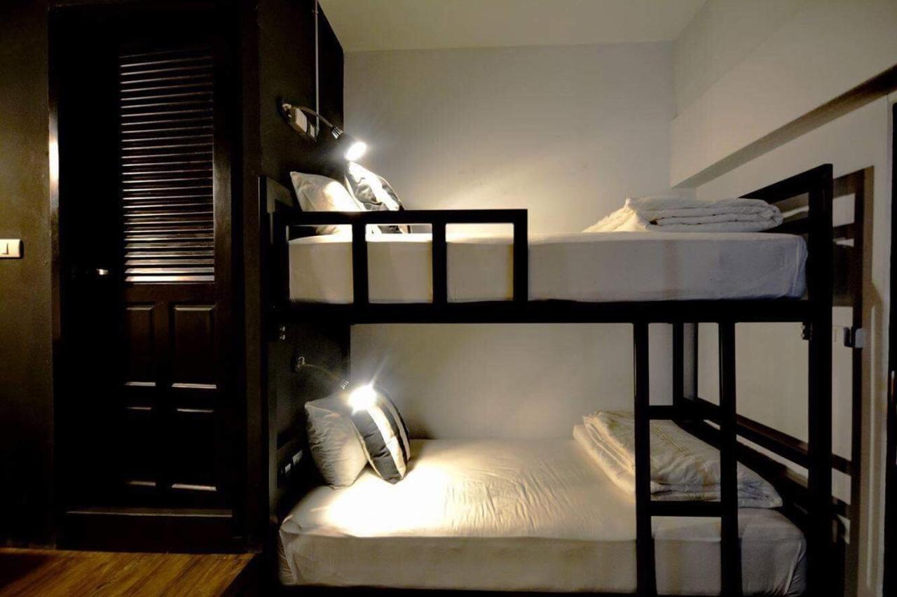 Strips The Poshtel Hostel Чиангмай Екстериор снимка