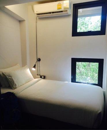 Strips The Poshtel Hostel Чиангмай Екстериор снимка